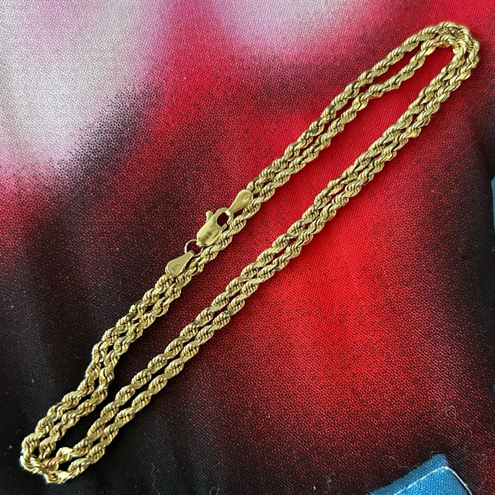 14k Diamond Cut Gold Rope Chain Looks lovely alone or paired with others 20” - Picture 2 of 8